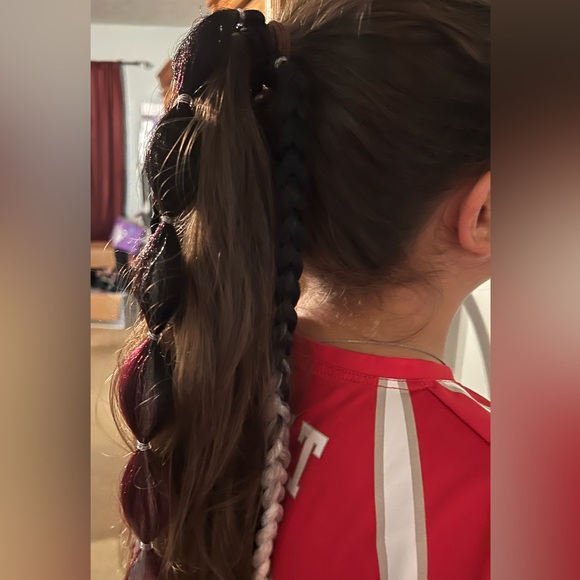 Colorful Ponytails - Picture 7 of 11